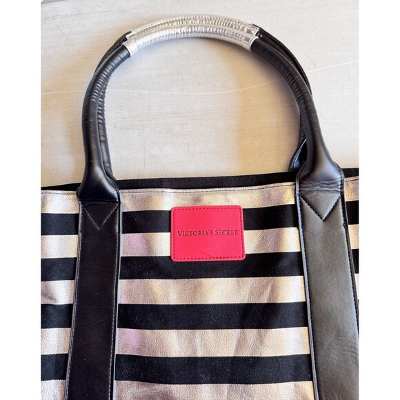 Victoria's Secret Black Metallic Sliver Weekender Bag Travel Vacation Beach Work - Picture 2 of 8